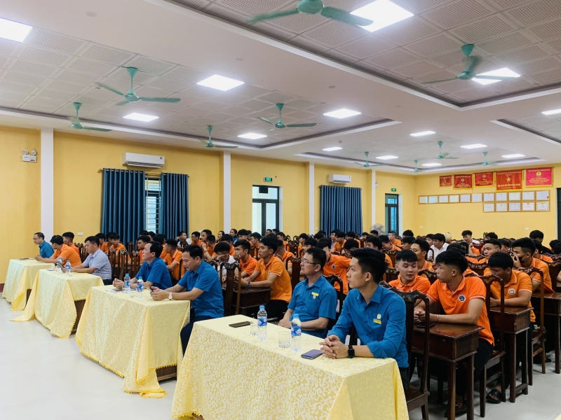 Trường Cao đẳng Công nghệ Hà Tĩnh tổ chức Lễ bế giảng, trao bằng tốt nghiệp năm 2024